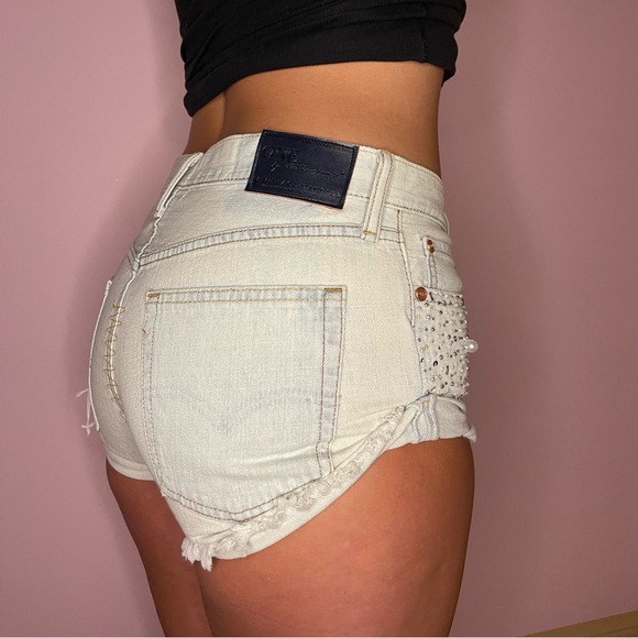 Embroidered denim shorts - Picture 8 of 16
